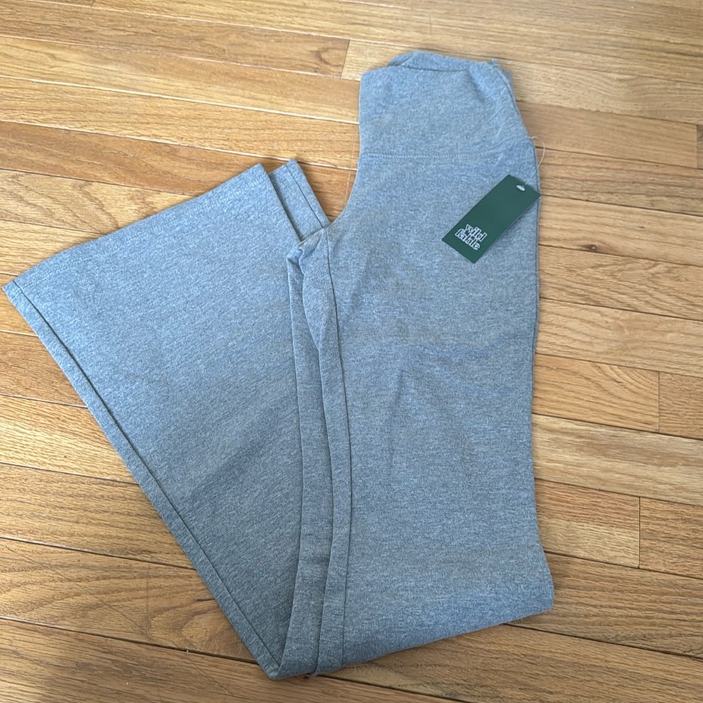 NWT women’s gray yoga pants